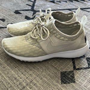 Nike Shoes Women’s Size 8 Tan